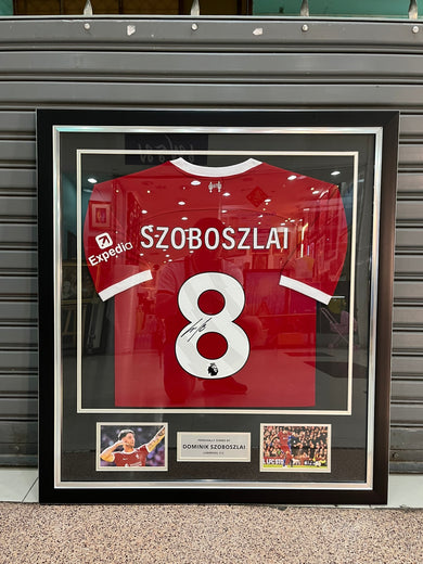 เสื้อบอลลิเวอร์พูลลิขสิทธิ์แท้ Dominik Szoboszlai ปี 2023/24 มาพร้อมลายเซ็นและกรอบสุดพรีเมี่ยม