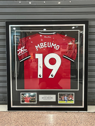 เสื้อบอลแมนเชสเตอร์ ยูไนเต็ดลิขสิทธิ์แท้ ปี 2025-26 พร้อมลายเซ็น Bryan Mbeumo และใบเซอร์รับรอง