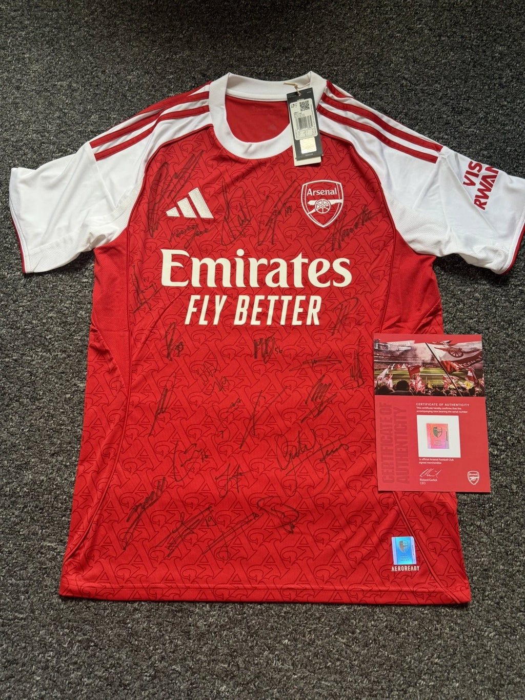 เสื้ออาร์เซน่อลชุดแชมป์พรีเมียร์ลีก ฤดูกาล 2025-26 พร้อมลายเซ็นผู้เล่นยกทีม ลิขสิทธ์แท้พร้อม COA จากสโมสร
