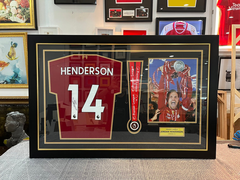 เสื้อบอลลิเวอร์พูลลิขสิทธิ์แท้ ปี 2019-2020 รุ่น Jordan Henderson พร้อมลายเซ็นนักเตะ