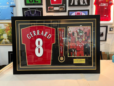 เสื้อแข่งลิเวอร์พูลลิขสิทธิ์แท้ Steven Gerrard ชุดแชมป์ยุโรปปี 2005 มาพร้อมลายเซ็นและกรอบสุดพรีเมี่ยม