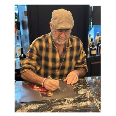 รูปถ่ายแมนเชสเตอร์ ยูไนเต็ด รุ่น Eric Cantona มาพร้อมลายเซ็นและกรอบพรีเมี่ยม