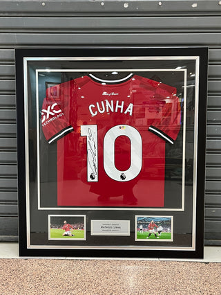 เสื้อบอลแมนเชสเตอร์ ยูไนเต็ดลิขสิทธิ์แท้ ปี 2025-26 พร้อมลายเซ็น Matheus Cunha และใบเซอร์รับรอง
