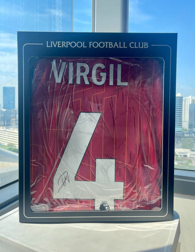 เสื้อบอลลิเวอร์พูลลิขสิทธิ์แท้ Virgil van Dijk ปี 2024/2025 มาพร้อมลายเซ็นและกรอบสุดพรีเมี่ยม