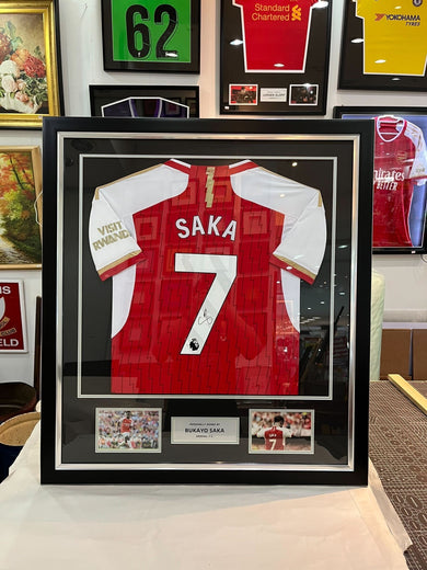 เสื้อบอลอาร์เซน่อลลิขสิทธิ์แท้ ปี 2023/2024 มาพร้อมลายเซ็น Bukayo Saka ในกรอบสวยหรู