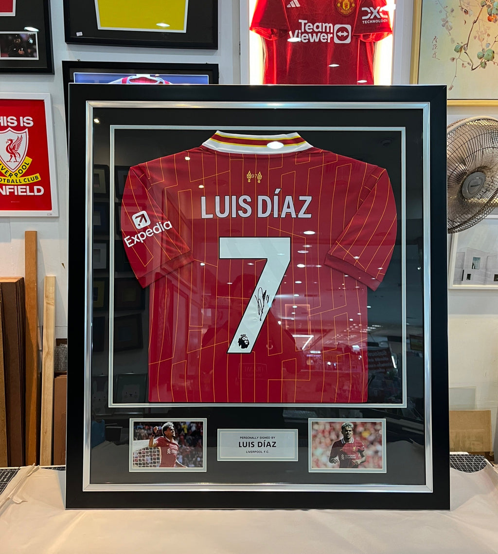 เสื้อบอลลิเวอร์พูลลิขสิทธิ์แท้ Luis Diaz ปี 2024/2025 มาพร้อมลายเซ็นและกรอบสุดพรีเมี่ยม