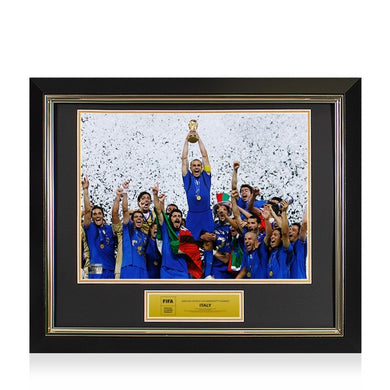 รูปถ่ายทีมชาติอิตาลี ชุดแชมป์โลกปี 2006 ลิขสิทธิ์แท้จาก FIFA ในกรอบพรีเมี่ยม