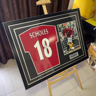 เสื้อแข่งแมนเชสเตอร์ยูไนเต็ดลิขสิทธิ์แท้ Paul Scholes ปี 1999 มาพร้อมลายเซ็นและใบเซอร์รับรอง